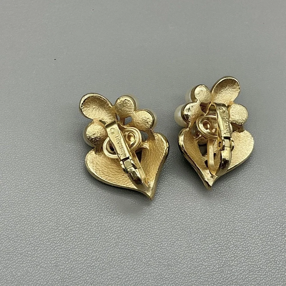 Vintage Crown Trifari Mistletoe Brooch Earrings Set Green Enamel Faux Pearl